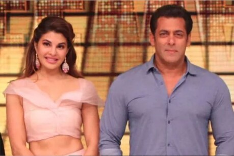 'चलती है क्या 9 से 12' पर सलमान खान ने जैकलिन फर्नांडिस को सिखाए डांस स्टेप्स, VIDEO VIRAL 'चलती है क्या 9 से 12' पर सलमान खान ने जैकलिन फर्नांडिस को सिखाए डांस स्टेप्स, VIDEO VIRAL