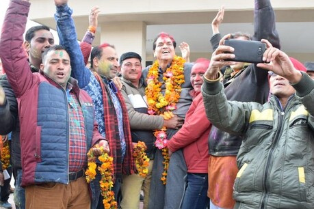 बर्फ़बारी के बाद भी सफल सत्र के लिए स्पीकर ने जताया MLA, कर्मचारियों का आभार बर्फ़बारी के बाद भी सफल सत्र के लिए स्पीकर ने जताया MLA, कर्मचारियों का आभार