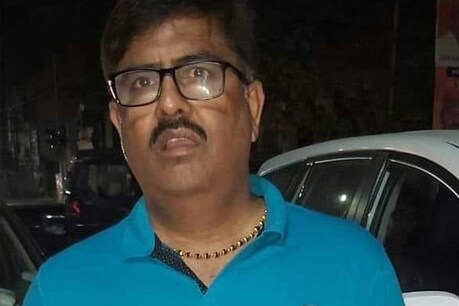 लॉकडाउन के दौरान घूम रहे बीजेपी जिला महामंत्री की खींची गई 'समाज का दुश्मन' वाली फोटो लॉकडाउन के दौरान घूम रहे बीजेपी जिला महामंत्री की खींची गई 'समाज का दुश्मन' वाली फोटो