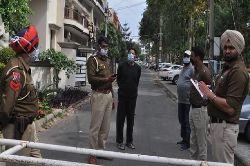 Lockdown ब ल कटव न और क त त क टहल न क ल ए कर फ य प स म ग रह ल ग Lockdown People Asking For Curfew Pass From Chandigarh Administration For Haircut And Dog Walking News18 Hindi