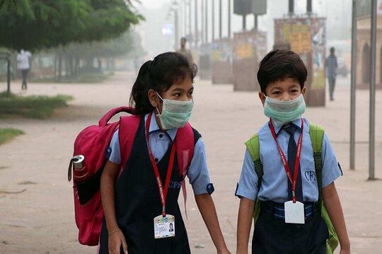 कोरोना वायरस के चलते देशभर में सभी शिक्षण संस्थान बंद कर दिए गए थे.