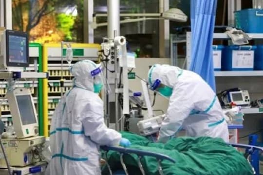 विश्व स्वास्थ्य संगठन के इमरजेंसी एक्सपर्ट माइक रायन ने कहा है कि कोरोना वायरस को हराने के लिए पब्लिक हेल्थ को लेकर कदम उठाने की सबसे ज्‍यादा जरूरत है. 