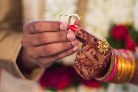 अगर पार्टनर के पैरेंट्स को आप की कुछ बातें अच्छी न लगें या फिर आपके व्यवहार से उन्हें परेशानी हो तो इससे आपकी रिलेशनशिप भी प्रभावित हो सकती है.