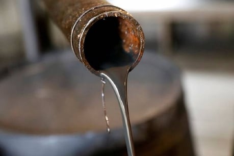 सऊदी अरब और रूस के बीच प्राइस वार से 17 साल के निचले स्तर पर पहुंचा कच्चा तेल सऊदी अरब और रूस के बीच प्राइस वार से 17 साल के निचले स्तर पर पहुंचा कच्चा तेल
