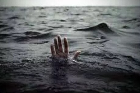 उन्होंने बताया कि नहाते समय दोनों बच्चे गहरे पानी में चले गए और डूबने से उनकी मौत हो गई. (प्रतीकात्मक तस्वीर)