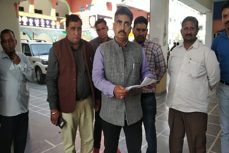 सोनीपत: दूसरे की जगह 10वीं की परीक्षा देते पकड़ा गया 'मुन्ना भाई', केस दर्ज सोनीपत: दूसरे की जगह 10वीं की परीक्षा देते पकड़ा गया 'मुन्ना भाई', केस दर्ज
