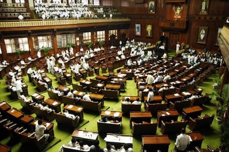 कोरोना वायरस: गुजरात विधानसभा का सत्र स्थगित करने की मांग खारिज, कांग्रेस का वॉकआउट कोरोना वायरस: गुजरात विधानसभा का सत्र स्थगित करने की मांग खारिज, कांग्रेस का वॉकआउट