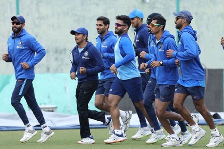 बता दें भारत को दिसंबर में ऑस्ट्रेलिया के खिलाफ चार टेस्ट मैचों की सीरीज खेलनी है. क्रिकेट ऑस्ट्रेलिया को इस सीरीज से काफी मुनाफा हो सकता है. ये सीरीज अब क्रिकेट ऑस्ट्रेलिया के लिए और ज्यादा अहम हो गई है क्योंकि कोरोना वायरस की वजह से उसे काफी वित्तीय नुकसान झेलना पड़ा है.