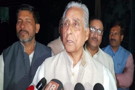 राजगीर में RJD के प्रशिक्षण शिविर पर JDU ने कसा तंज, कहा- कार्यकर्ताओं को नौवीं फेल देगा ट्रेनिंग! राजगीर में RJD के प्रशिक्षण शिविर पर JDU ने कसा तंज, कहा- कार्यकर्ताओं को नौवीं फेल देगा ट्रेनिंग!
