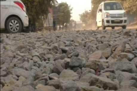 खस्ताहाल सड़कें. सांकेतिक फोटो.