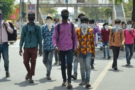 लॉकडाउन की वजह से गुजरात से पैदल लौट रहे राजस्थान के हजारों मजदूर लॉकडाउन की वजह से गुजरात से पैदल लौट रहे राजस्थान के हजारों मजदूर
