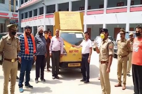 अयोध्या में लॉकडाउन के दौरान फंसे लोगों तक भोजन पहुंचाने के लिए लंगर वाहन शुरू किया गया है.