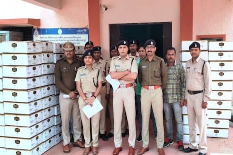 होली से पहले महासमुंद में 13 लाख की शराब बरामद, चंडीगढ़ से हो रही थी सप्लाई होली से पहले महासमुंद में 13 लाख की शराब बरामद, चंडीगढ़ से हो रही थी सप्लाई