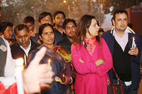 निर्भया केस: एक आम गृहिणी ने कैसे लड़ी इतनी बड़ी कानूनी जंग, फांसी के फंदे तक पहुंचे दरिंदे निर्भया केस: एक आम गृहिणी ने कैसे लड़ी इतनी बड़ी कानूनी जंग, फांसी के फंदे तक पहुंचे दरिंदे