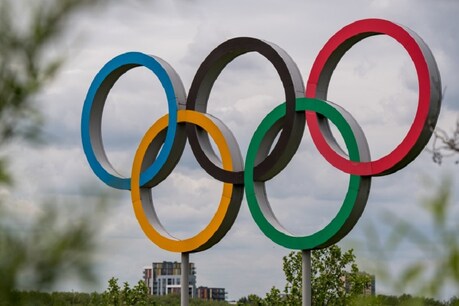Olympic Countdown 143 Days: दर्द से कराहता बेटा, दोस्ती का मेडल और व्हीलचेयर...ओलिंपिक इतिहास के अद्भुत लम्हे Olympic Countdown 143 Days: दर्द से कराहता बेटा, दोस्ती का मेडल और व्हीलचेयर...ओलिंपिक इतिहास के अद्भुत लम्हे