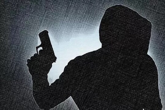 पुलिस के सुरक्षा बंदोबस्‍त के दावों के बावजूद अपराधी बेखौफ होकर अपने इरादों में कामयाब हो रहे हैं.  