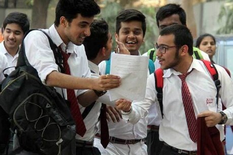 बैचलर ऑफ आर्ट्स- बीए सबसे लोकप्रिय ग्रेजुएशन लेवल का कोर्स है.
