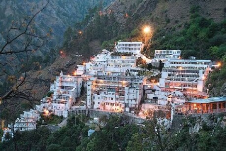 वैष्णो देवी मंदिर में 400 श्रद्धालुओं के फंसे होने की खबर झूठी, कोई नहीं फंसा: श्राइन CEO वैष्णो देवी मंदिर में 400 श्रद्धालुओं के फंसे होने की खबर झूठी, कोई नहीं फंसा: श्राइन CEO