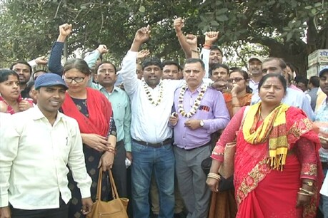 अब गांवों में घूमकर कोरोना से लड़ने का उपाय बताएंगे बिहार सरकार से लड़ रहे हड़ताली शिक्षक अब गांवों में घूमकर कोरोना से लड़ने का उपाय बताएंगे बिहार सरकार से लड़ रहे हड़ताली शिक्षक