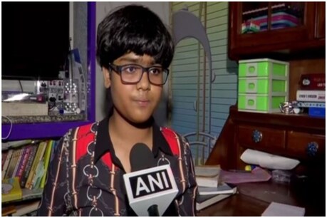 वीरता अवॉर्ड से सम्मानित 13 साल की लड़की को नहीं आती थी मराठी, शिवसैनिकों ने भाषण से रोका वीरता अवॉर्ड से सम्मानित 13 साल की लड़की को नहीं आती थी मराठी, शिवसैनिकों ने भाषण से रोका