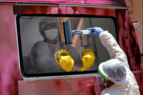 Coronavirus: NITI आयोग के अधिकारी निकले कोरोना पॉजिटिव, स्टाफ होंगे सेल्फ क्वॉरंटाइन Coronavirus: NITI आयोग के अधिकारी निकले कोरोना पॉजिटिव, स्टाफ होंगे सेल्फ क्वॉरंटाइन