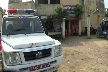 नाबालिग बच्ची से अधेड़ शख्स बगीचे में कर रहा था छेड़खानी, गांववालों की पड़ी नजर तो... नाबालिग बच्ची से अधेड़ शख्स बगीचे में कर रहा था छेड़खानी, गांववालों की पड़ी नजर तो...