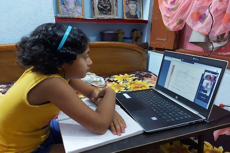 Lockdown बढ़ा तो बिहार के स्कूलों में भी शुरू हुई Online Class, बच्चों को  भा रही नई टेक्नोलॉजी | patna - News in Hindi - हिंदी न्यूज़, समाचार,  लेटेस्ट-ब्रेकिंग ...