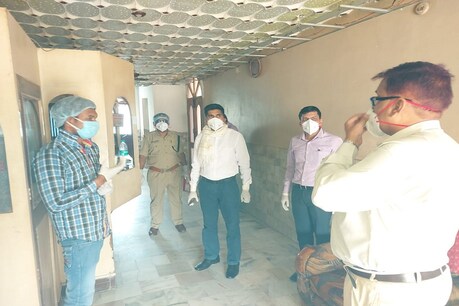 दुबई से लौटे एक शख्स ने कोरोना संक्रमण के मामले में बिहारशरीफ को बिहार में अव्वल बना दिया.