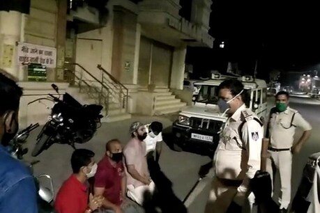 लॉकडाउन में चप्पे चप्पे पर पुलिस, फिर भी हो रहीं शराब तस्करी, मर्डर, लूट की घटनाएं लॉकडाउन में चप्पे चप्पे पर पुलिस, फिर भी हो रहीं शराब तस्करी, मर्डर, लूट की घटनाएं