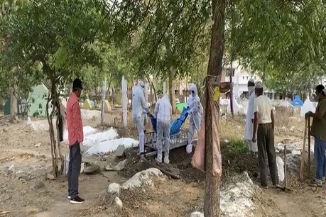 आखिर अस्पतालों से कहां गायब हो रहे हैं Corona मरीजों के शव, इसके पीछे क्या है राज? आखिर अस्पतालों से कहां गायब हो रहे हैं Corona मरीजों के शव, इसके पीछे क्या है राज?