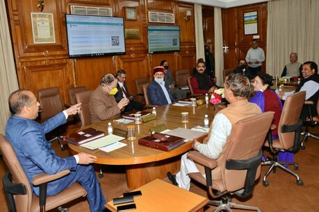 कैबिनेट मीटिंग: कोरोना से जंग के लिए आउटसोर्सिंग पर होगी स्टाफ की नियुक्ति कैबिनेट मीटिंग: कोरोना से जंग के लिए आउटसोर्सिंग पर होगी स्टाफ की नियुक्ति