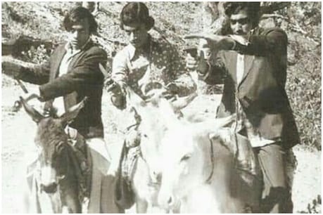 जब घोड़े की जगह गधे पर बैठकर इरफान करते थे एक्टिंग..., देखें अनदेखी तस्वीरें जब घोड़े की जगह गधे पर बैठकर इरफान करते थे एक्टिंग..., देखें अनदेखी तस्वीरें