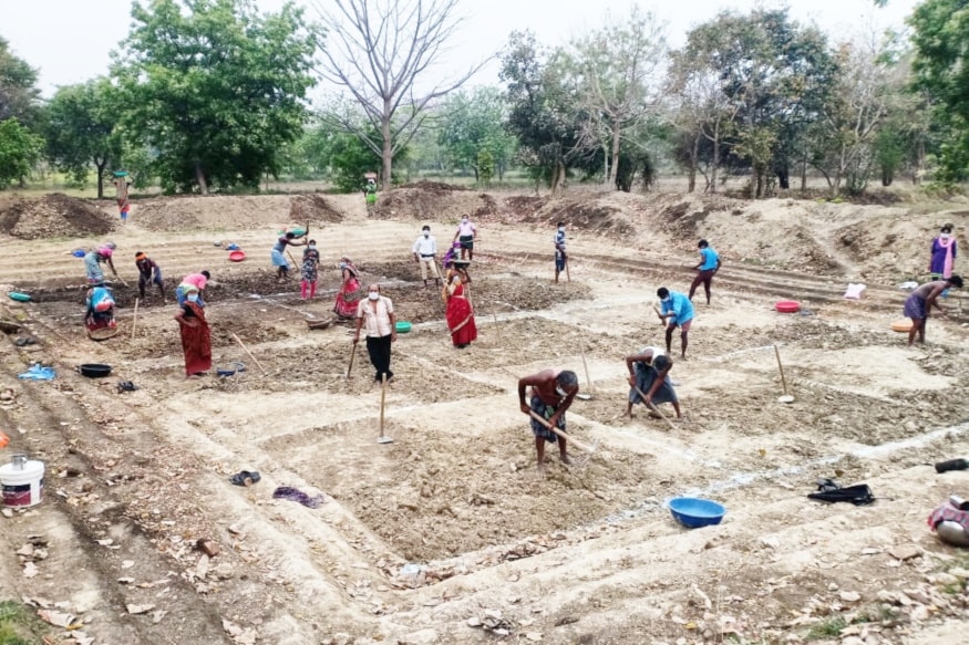 Eligibility for MGNREGA Scheme, What is MGNREGA, rural economy, Benefits of for MGNREGA, Employment Guarantee Days in MGNREGA, modi government scheme, Job Card, coronavirus lockdown, covid-19, मनरेगा योजना के लिए पात्रता, ग्रामीण अर्थव्यवस्था, मनरेगा के लाभ, मनरेगा में 100 दिन की रोजगार गारंटी, मोदी सरकार की योजना, जॉब कार्ड, कोरोना वायरस लॉकडाउन, कोविड-19