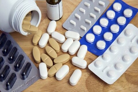 देश की ड्रग मैन्‍युफैक्‍चरर कंपनी डॉ. रेड्डीज चार नई दवाओं को पेश करने की दिशा में बढ़ रही है. 