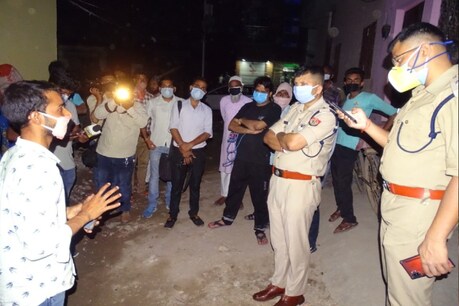 बरेली में भाजपा नेता की सरेआम गोलियों से भून कर हत्या, हत्यारों की तलाश में जुटी पुलिस बरेली में भाजपा नेता की सरेआम गोलियों से भून कर हत्या, हत्यारों की तलाश में जुटी पुलिस