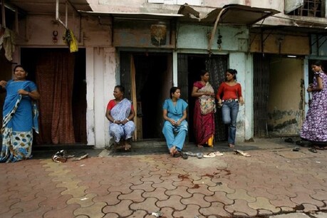 कोरोना के कहर से बदहाल यौनकर्मियों के सामने रोजी और रोटी का संकट कोरोना के कहर से बदहाल यौनकर्मियों के सामने रोजी और रोटी का संकट
