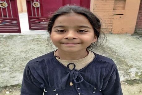 COVID-19: 9 साल की मन्नत ने ‘पिग्गी बैंक’ से निकाले 835 रुपये किए दान, बोली-‘DC सर को देना’ COVID-19: 9 साल की मन्नत ने ‘पिग्गी बैंक’ से निकाले 835 रुपये किए दान, बोली-‘DC सर को देना’