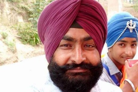 पीलीभीत: दूध पीने को लेकर बेटे को मार दी गोली, खुद भी की खुदकुशी पीलीभीत: दूध पीने को लेकर बेटे को मार दी गोली, खुद भी की खुदकुशी