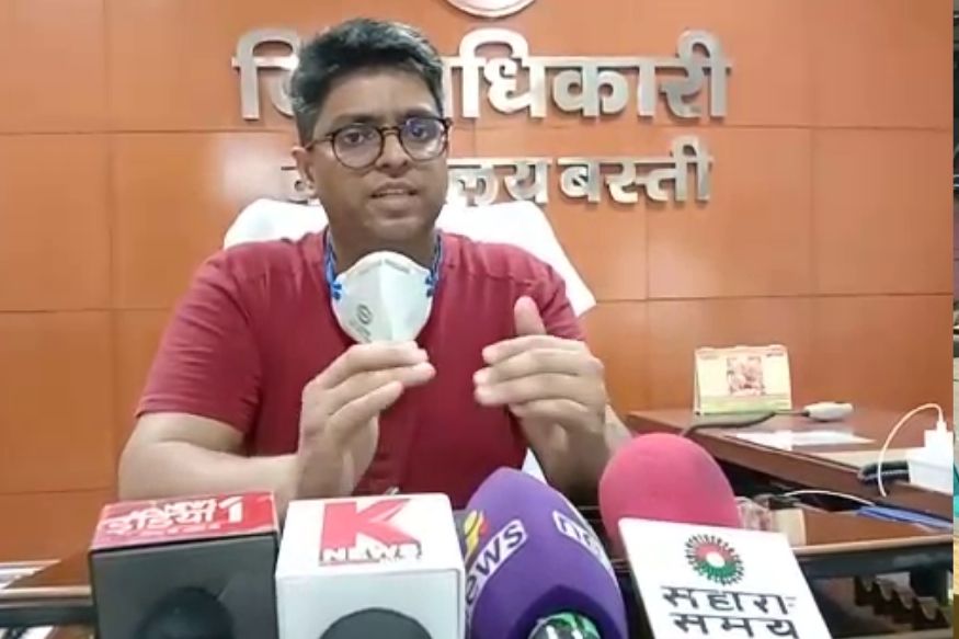 बस्ती के जिलाधिकारी आशुतोष निरंजन