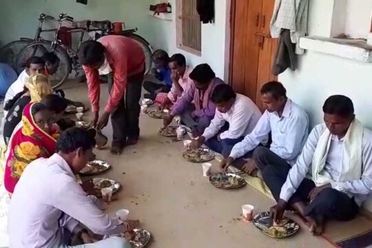 दुल्हन के घर वाले ही कर रहे खाने पीने का इंतजाम 