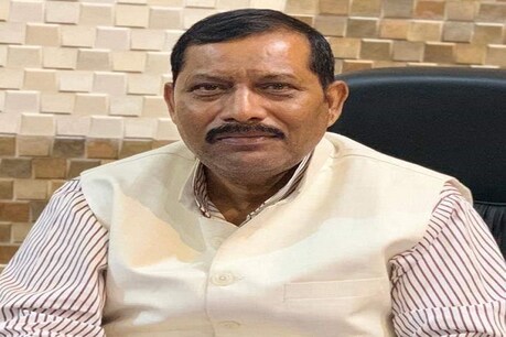 COVID-19 से जंग के लिए दिए पैसे वापस मांगने वाले BJP MLA श्याम प्रकाश को पार्टी ने भेजा नोटिस