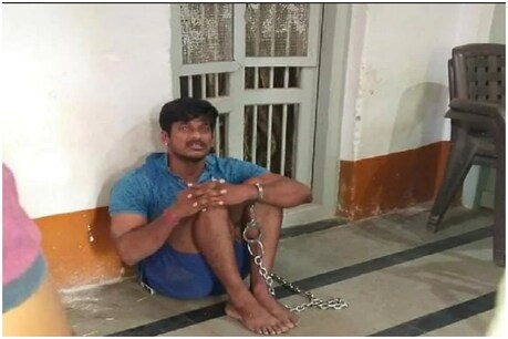 पुलिस पर आरोप- मास्क नहीं पहना तो CRPF जवान को पहले पीटा, कपड़े फाड़े और फिर जेल में डाला पुलिस पर आरोप- मास्क नहीं पहना तो CRPF जवान को पहले पीटा, कपड़े फाड़े और फिर जेल में डाला