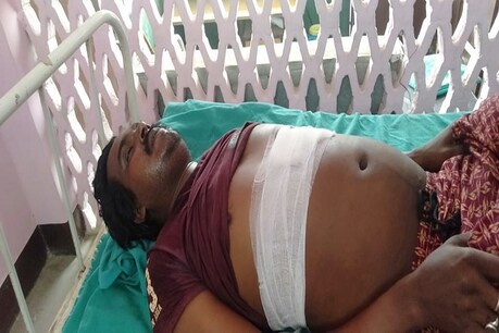 लॉकडाउन में मुस्तैद पुलिस को मिली चुनौती, थाने के पास युवक को दिनदहाड़े मारी गोली लॉकडाउन में मुस्तैद पुलिस को मिली चुनौती, थाने के पास युवक को दिनदहाड़े मारी गोली