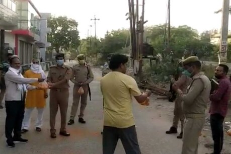 एटा में पुलिस वालों का हुआ सम्मान