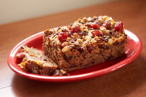 recipe of fruit cake during lockdown cooked in cooker pur– News18 Hindi