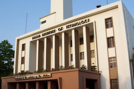 आईआईटी खड़गपुर में छात्रावास में फंदे पर लटका मिला रिसर्च स्कॉलर, फरवरी में हुई थी शादी आईआईटी खड़गपुर में छात्रावास में फंदे पर लटका मिला रिसर्च स्कॉलर, फरवरी में हुई थी शादी
