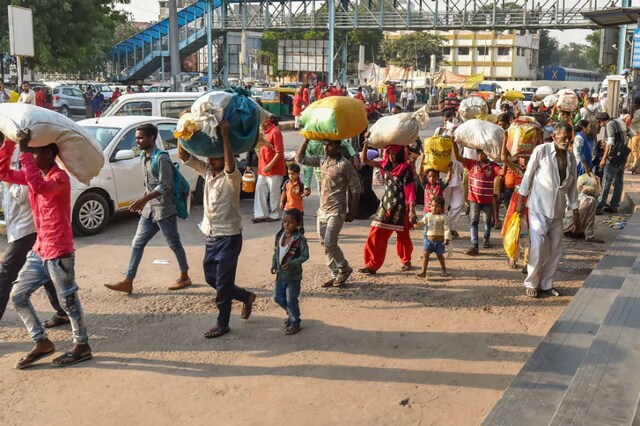 Happy Labour Day 2020: सहकर्मियों को मजदूर दिवस पर ऐसे भेजें शुभकामनाएं