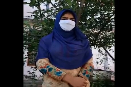 कश्मीर की छात्रा की अपील- PM मोदी की बातों पर करें अमल, घर से न निकलें बाहर कश्मीर की छात्रा की अपील- PM मोदी की बातों पर करें अमल, घर से न निकलें बाहर