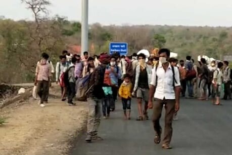 सुप्रीम कोर्ट ने कहा- भारत-नेपाल सीमा पर फंसे 1500 प्रवासी मजदूरों को उनके देश लौटने दिया जाए