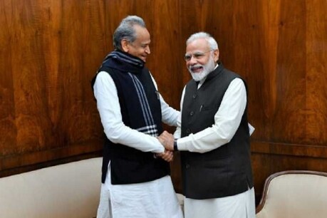 COVID-19: PM मोदी ने की अशोक गहलोत के काम की तारीफ, कहा- दूसरे राज्य भी राजस्थान से सीखें COVID-19: PM मोदी ने की अशोक गहलोत के काम की तारीफ, कहा- दूसरे राज्य भी राजस्थान से सीखें